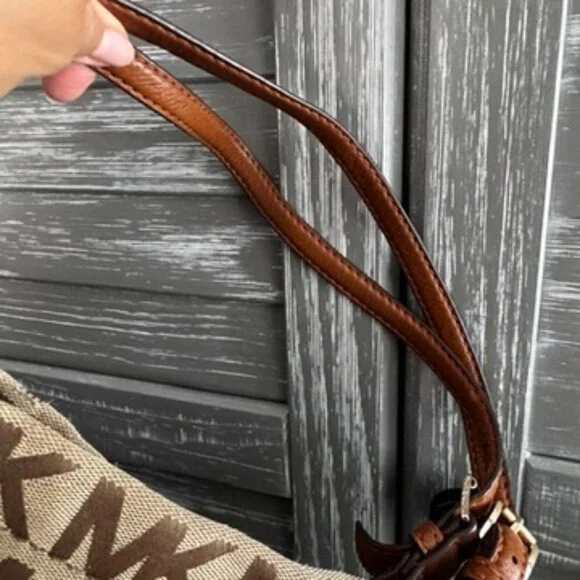 MICHAEL KORS large tote EUC - Picture 4 of 7